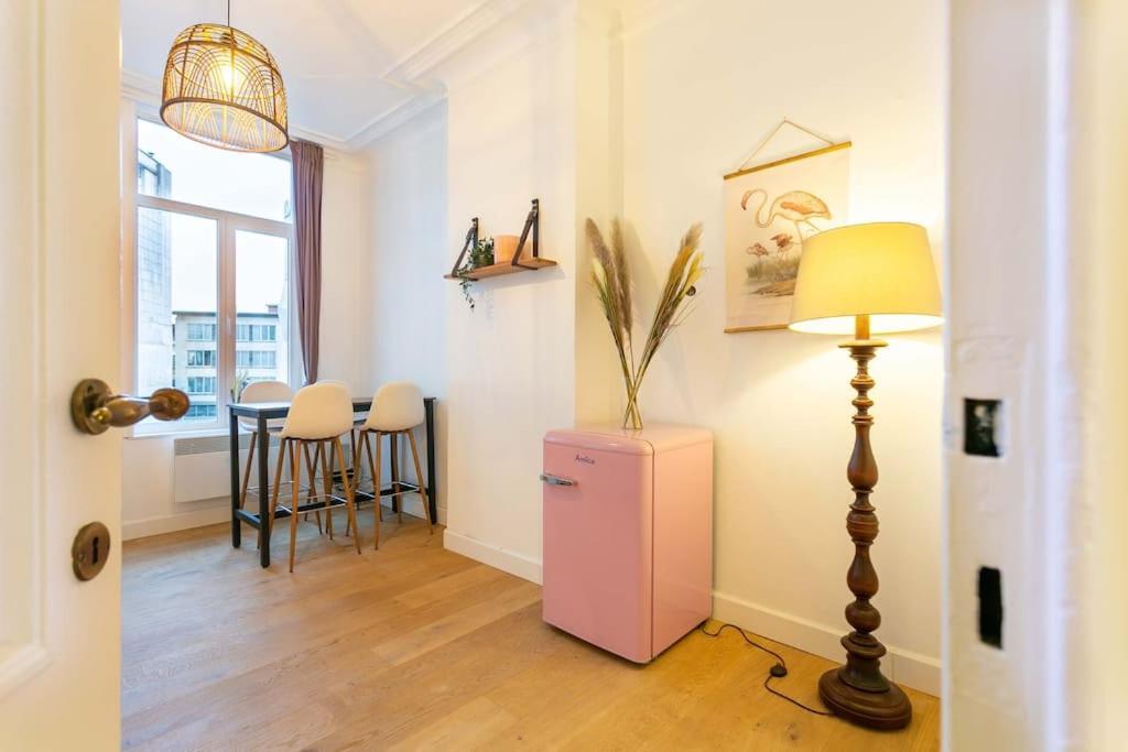 Pink Fairytale-Like Apartment Antverpy Exteriér fotografie